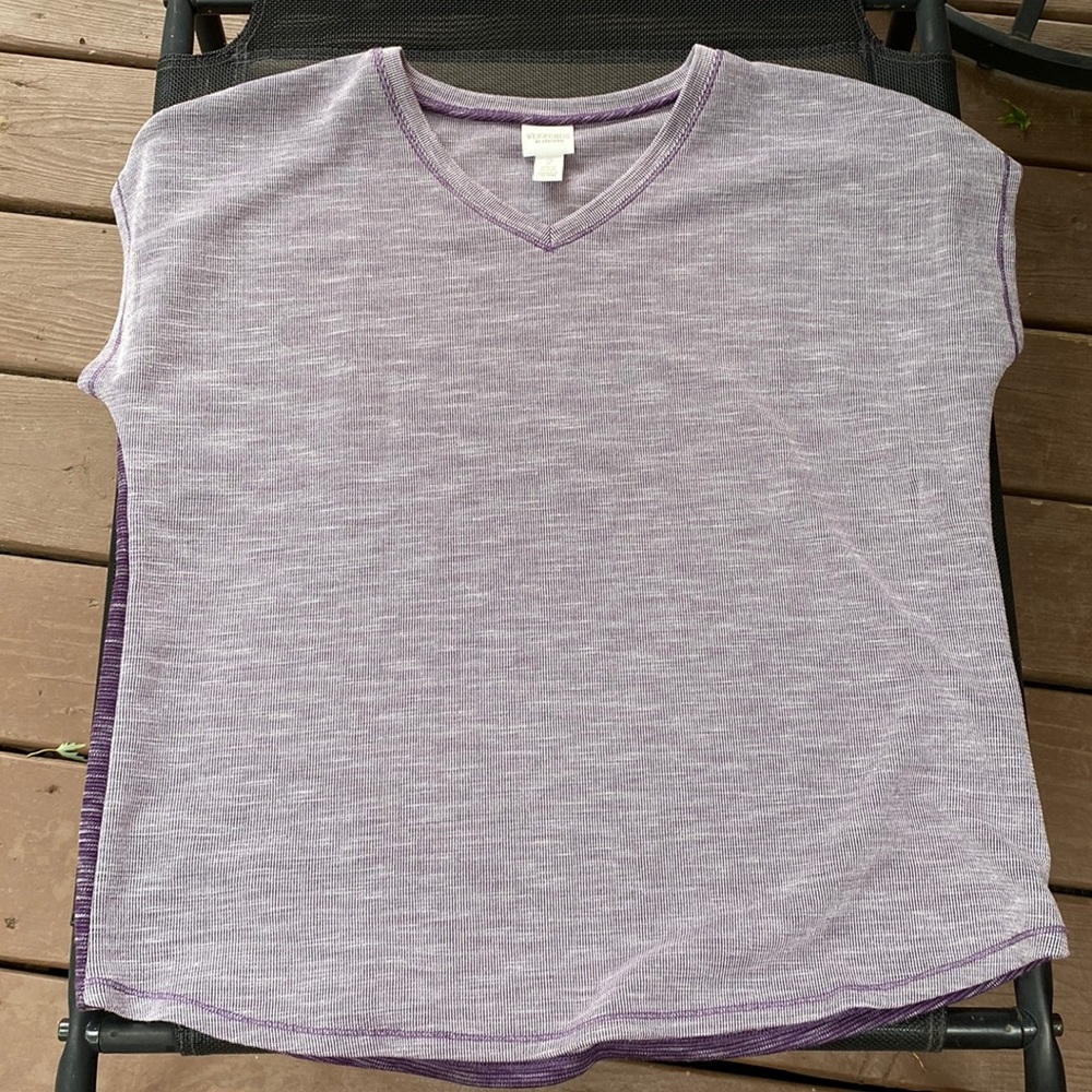 Weekends by Chicos sleeveless v-neck purple top- like new